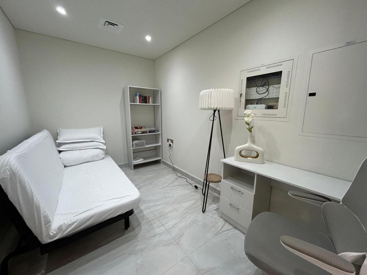Elegant 2bhk - Private Office In Al Furjan * Dubai