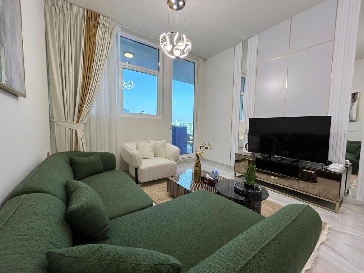 Elegant 2bhk - Private Office In Al Furjan