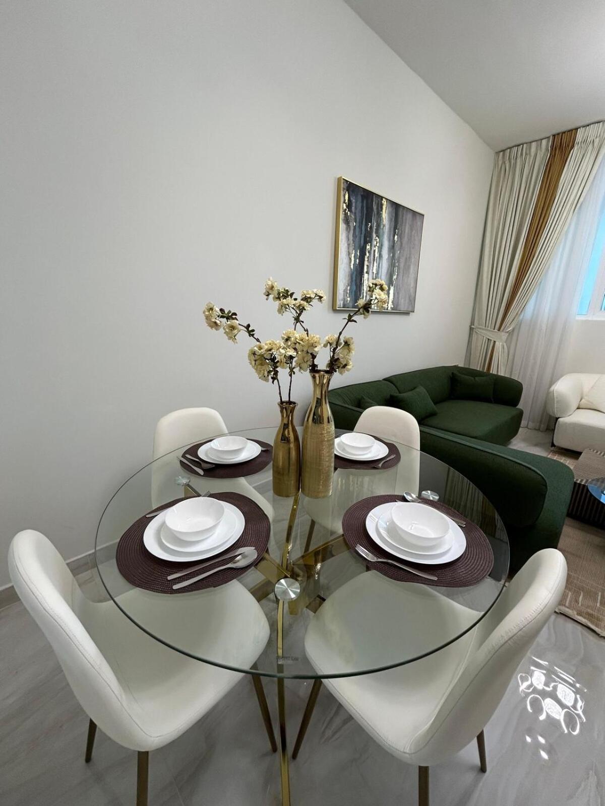 Apartment Elegant 2bhk - Private Office In Al Furjan Dubai